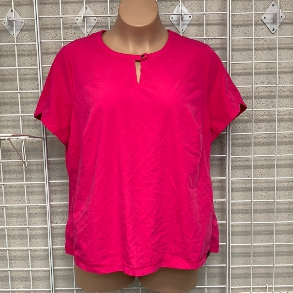 Betsey Johnson Scrub Top Size: 3X